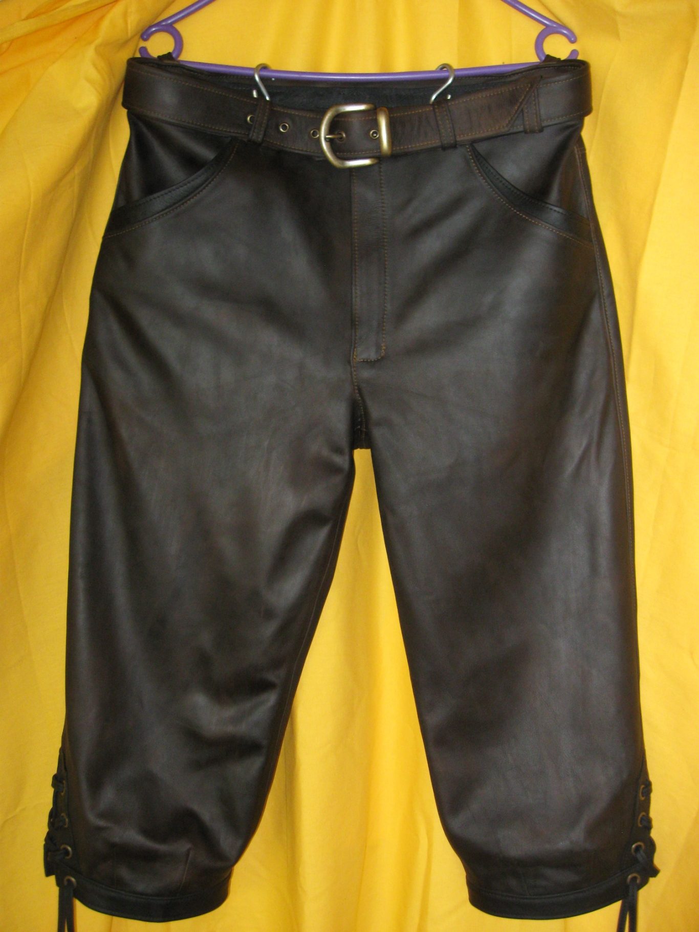 Kniebundhose mit Schnürung