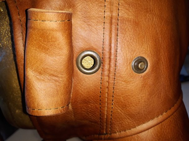 geöffnete Ohrklappen